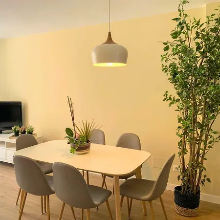 Homely Obispo Con Parking Apartment
